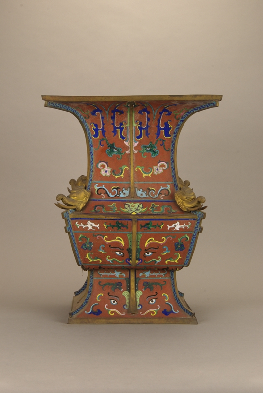 铜胎掐丝珐琅兽面纹四象方尊 清.jpg