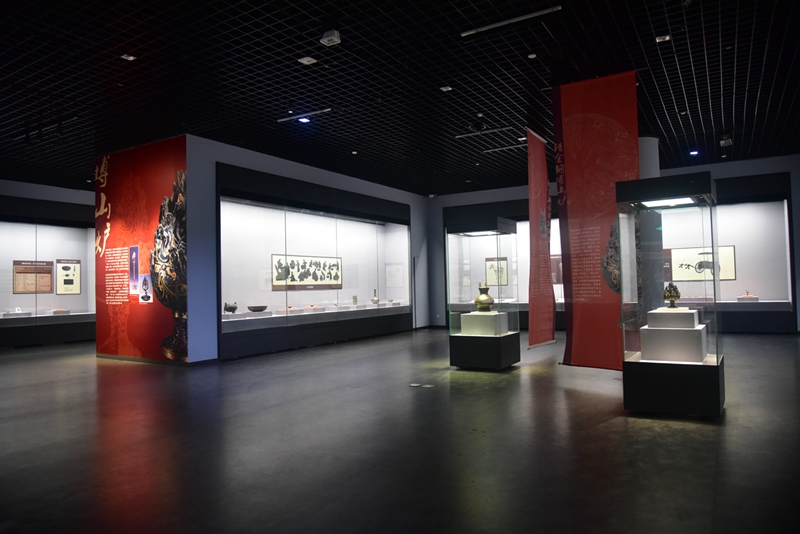 1586936088482633.jpg 举办“冀地汉风——河北博物院藏汉代文物展”.jpg