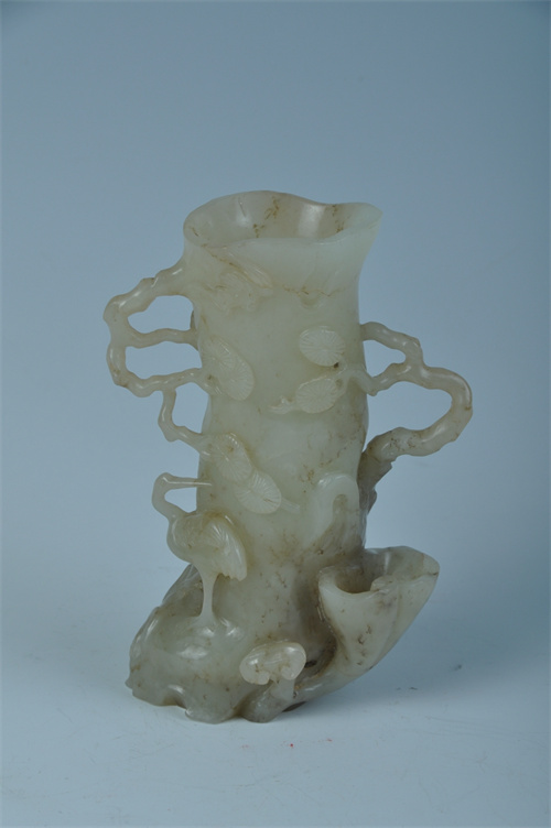 4 明 白玉松鹤纹花插.jpg
