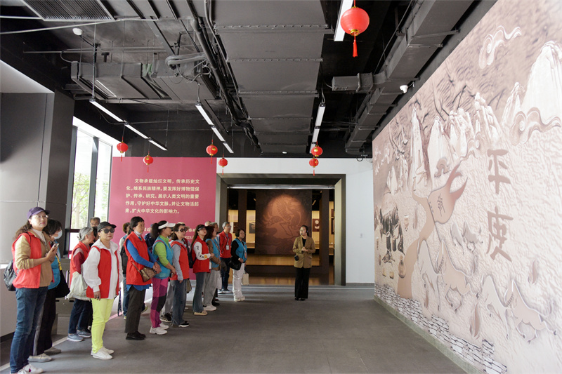 参观平度市博物馆 (2).jpg