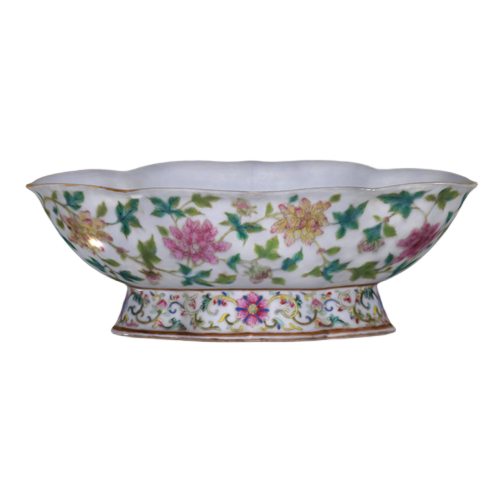 粉彩花卉纹鱼池