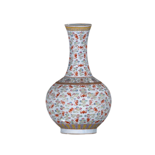 粉彩百蝠纹赏瓶