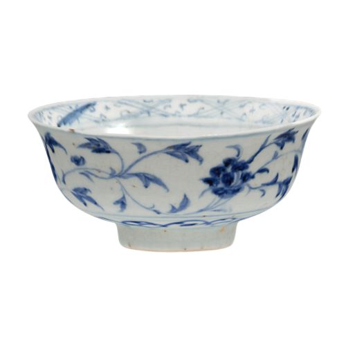 青花缠枝莲纹碗