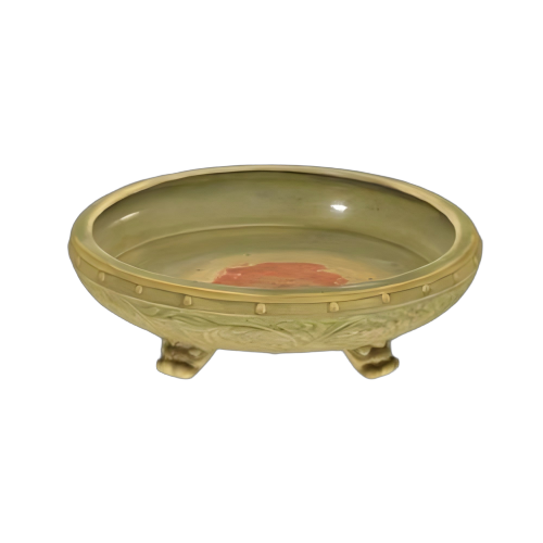 龙泉窑三兽足牡丹纹炉