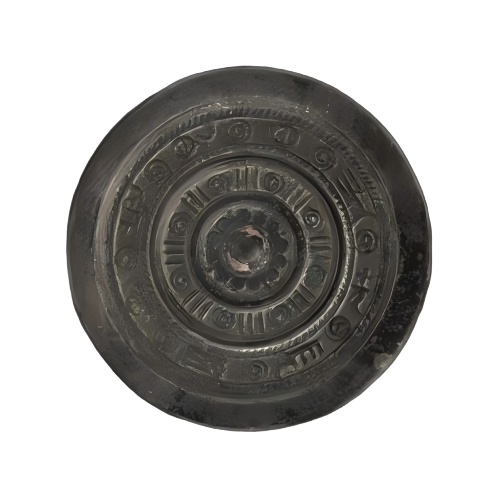 日光云雷纹铜镜