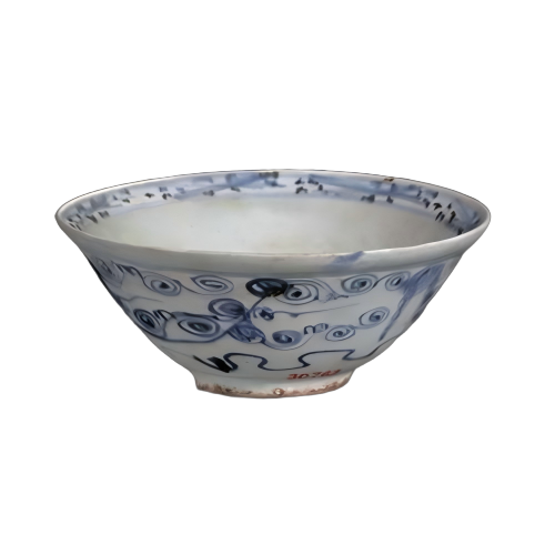 青花缠枝葡萄纹碗